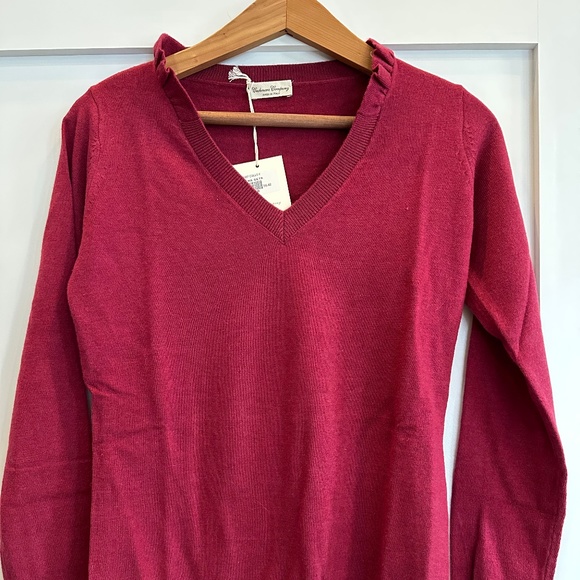 Cashmere Company Italian V-Neck Sweater - Picture 1 of 4